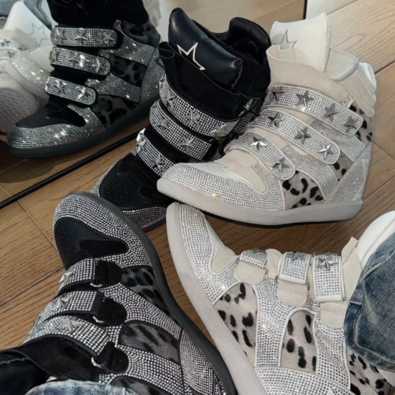 Wysokie sneakersy na ukrytej p – Ethnic Modern Fashion recenzja i cena