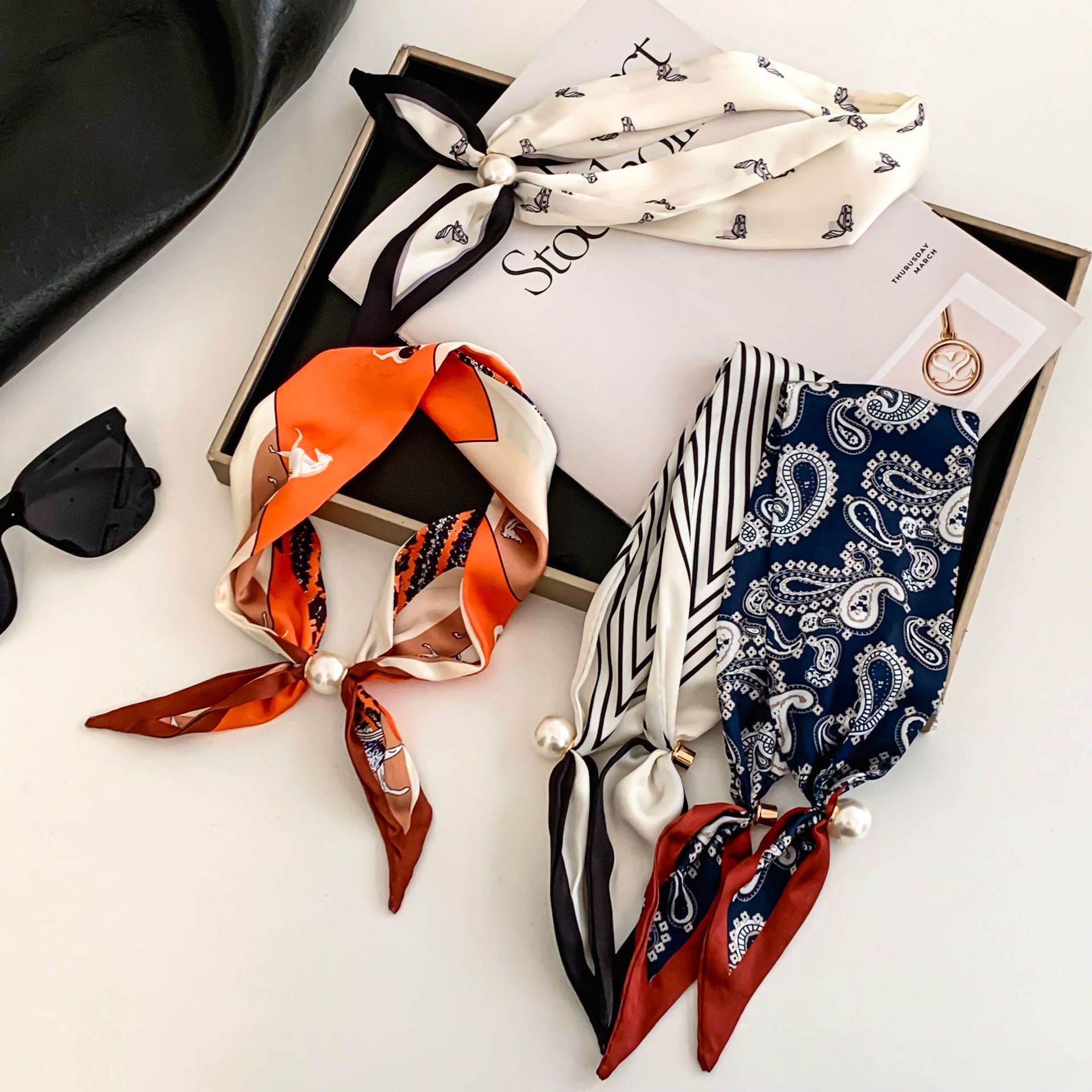 Jedwabna apaszka z motywem kwi – Ethnic Fashion Design recenzja i cena