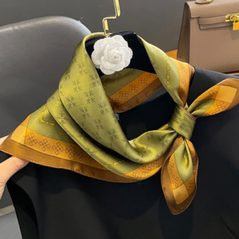 Luksusowa jedwabna apaszka vin – Ethnic Fashion Design recenzja i cena